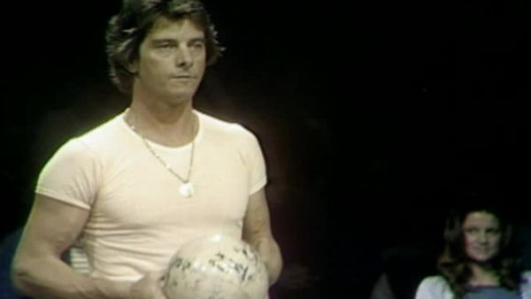 Celebrity Bowling - Episode 2