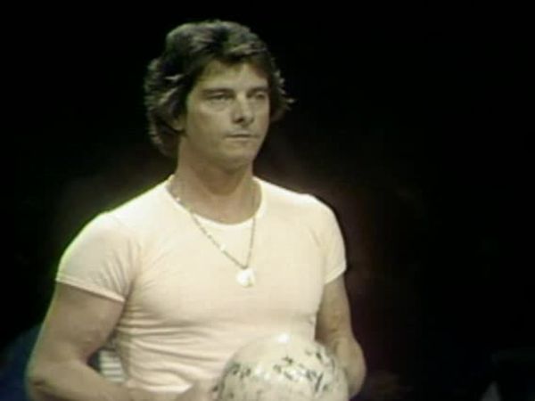 Celebrity Bowling - Episode 2