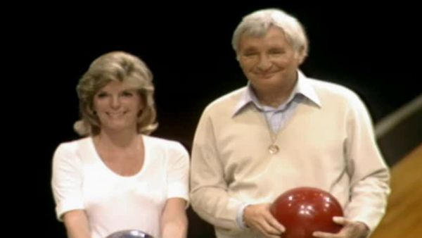 Celebrity Bowling - Episode 4