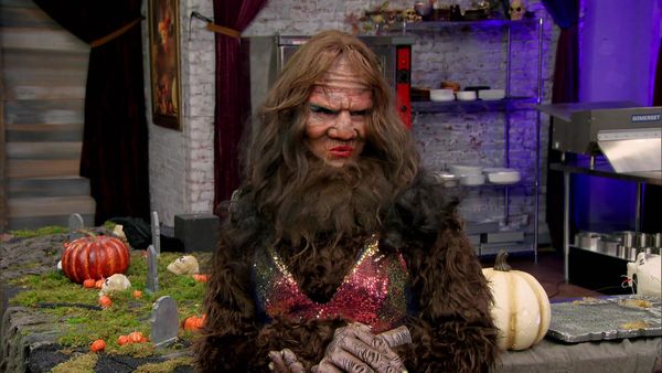 Halloween Baking Championship - Sweet Illusions