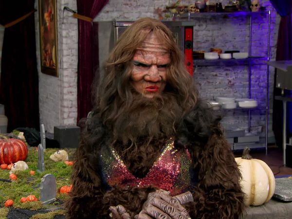 Halloween Baking Championship - Sweet Illusions