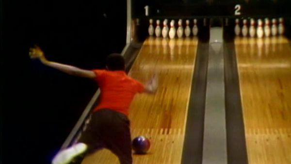 Celebrity Bowling - Episode 11