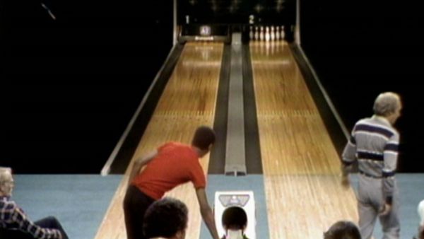 Celebrity Bowling - Episode 12