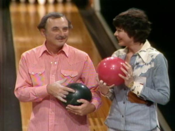 Celebrity Bowling - Episode 14