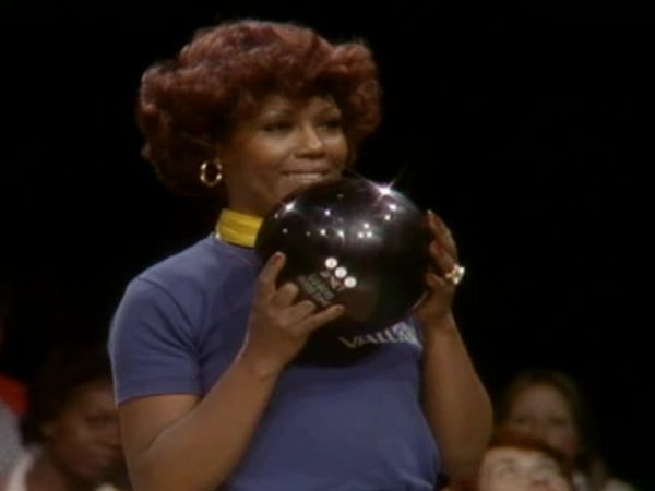 Celebrity Bowling - Episode 15