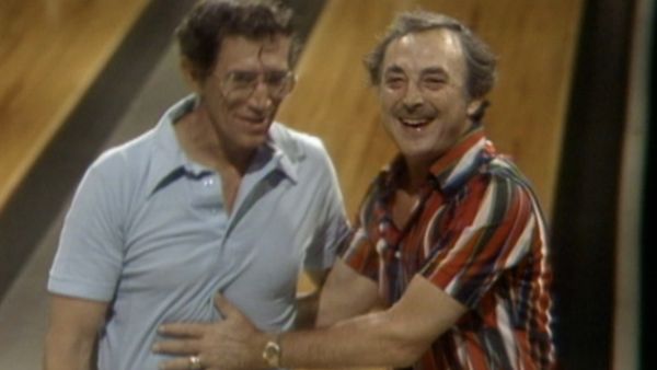 Celebrity Bowling - Episode 17