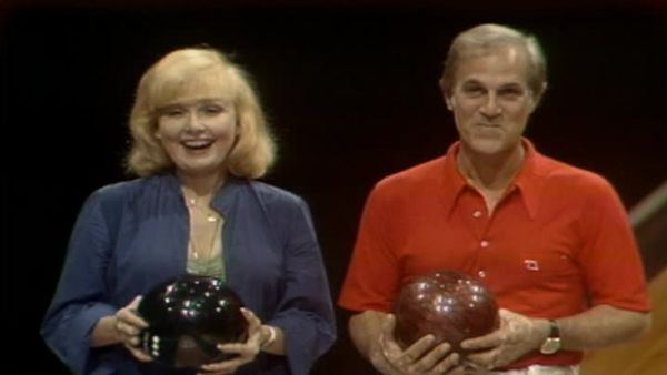 Celebrity Bowling - Episode 18