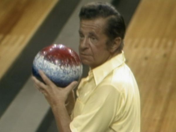 Celebrity Bowling - Episode 20