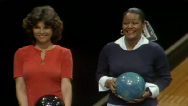 Celebrity Bowling - Episode 21