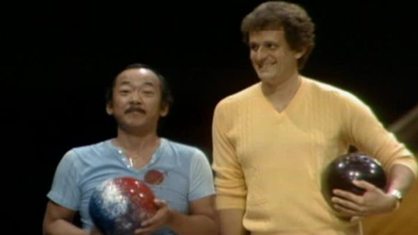 Celebrity Bowling - Episode 24
