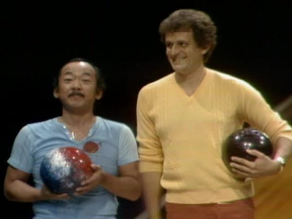 Celebrity Bowling - Episode 24