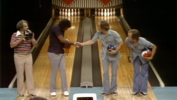 Celebrity Bowling - Episode 26