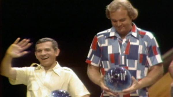 Celebrity Bowling - Episode 30