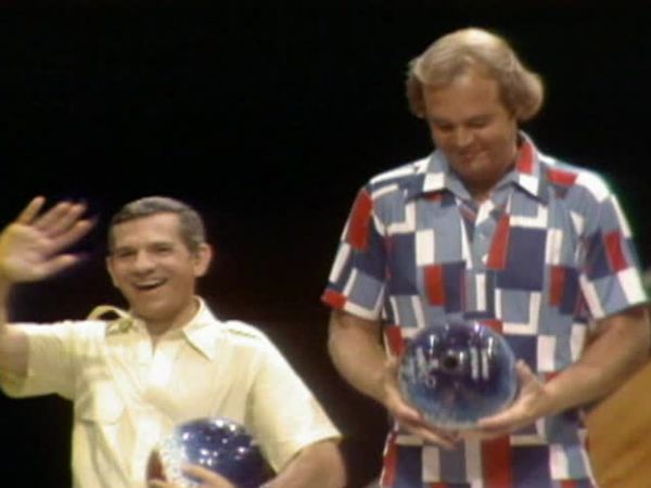 Celebrity Bowling - Episode 30