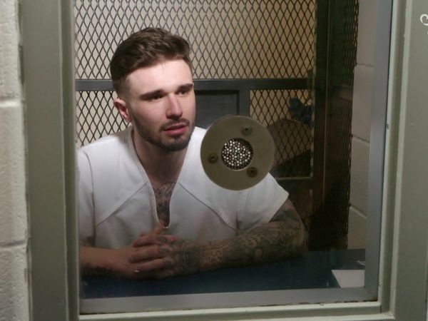 Dating Hinter Gittern - Spontane Liebeserklärung
