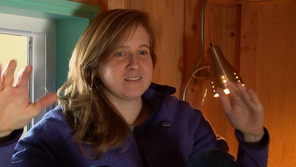 Tiny House Hunting - Episode 113