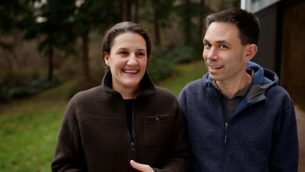 Tiny House Hunting - Episode 205