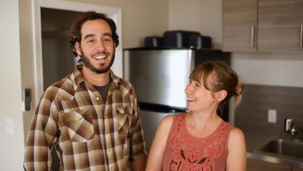 Tiny House Hunting - Episode 208