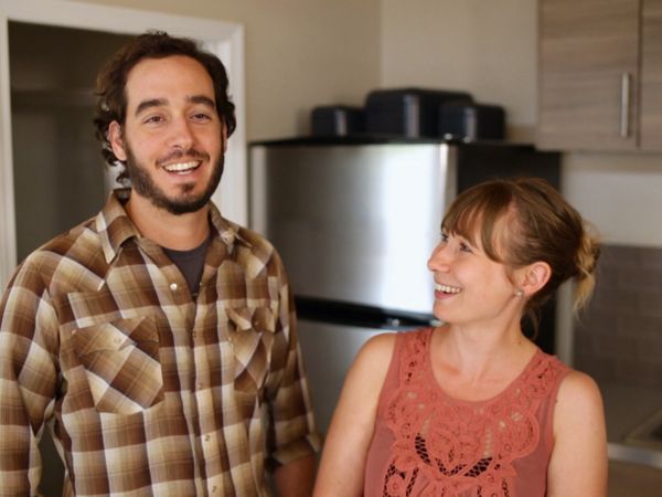 Tiny House Hunting - Episode 208