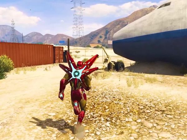 Bloo - Upgrading Hulk to Iron Man Hulk in GTA 5!