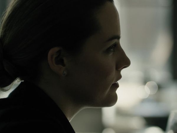 The Girlfriend Experience - Crossing The Line