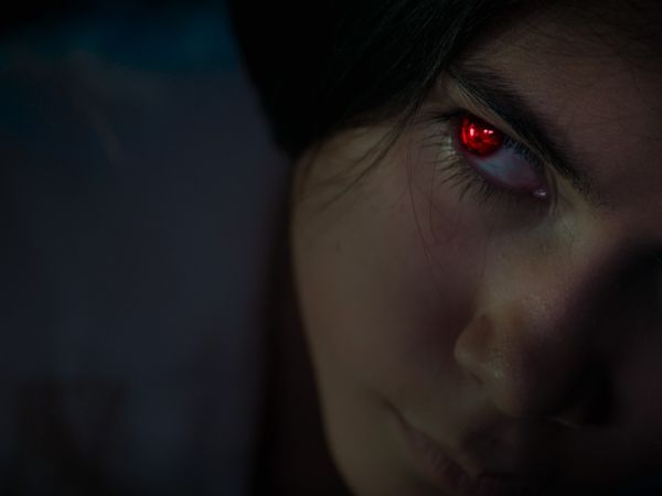 Almas En Pena - La Nina de los ojos de Fuego
