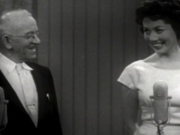 The Best of Groucho Marx - Street (1959)