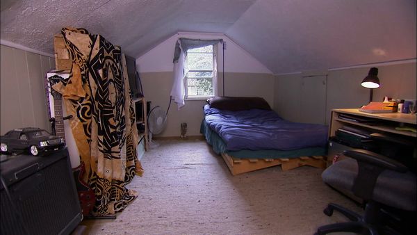 The Unsellables - A Too Cozy Cottage