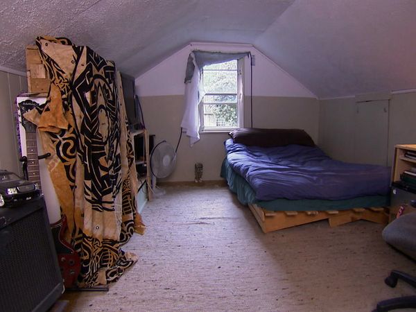The Unsellables - A Too Cozy Cottage