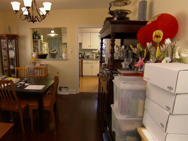 The Unsellables - A Bursting Bachelor Pad
