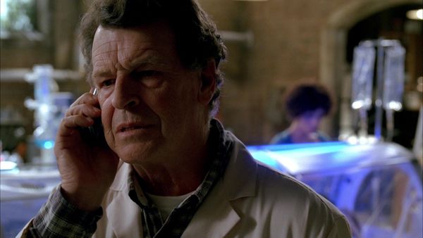 Fringe - In Which We Meet Mr. Jones