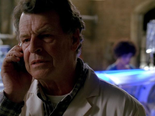 Fringe - In Which We Meet Mr. Jones