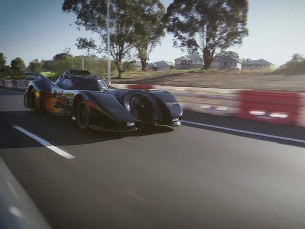 Kars And Stars - Kars and Stars : La Batmobile / Black Beauty / Delorean