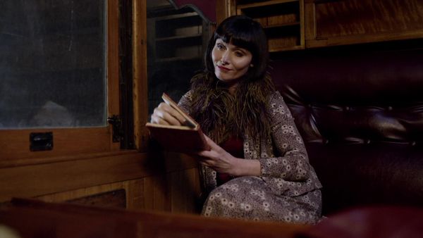 Los misteriosos asesinatos de Miss Fisher - Asesinato en el tren de Ballarat