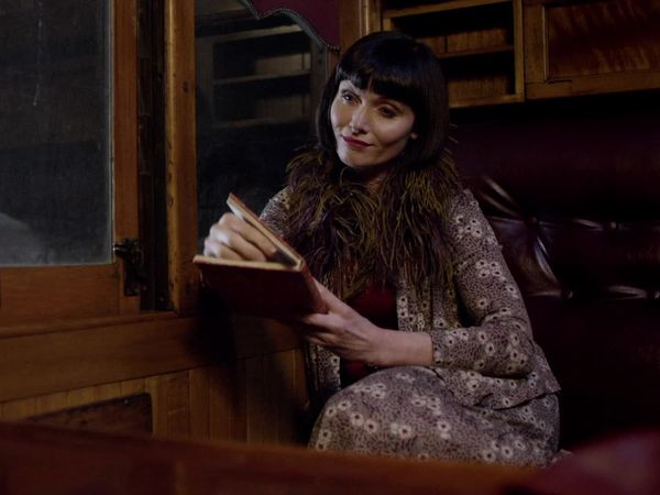 Los misteriosos asesinatos de Miss Fisher - Asesinato en el tren de Ballarat