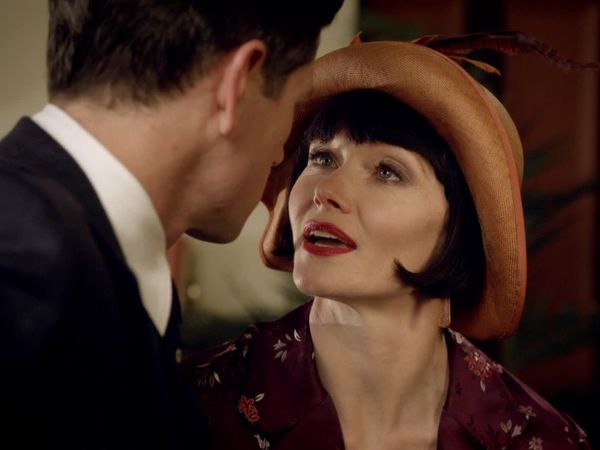 Los misteriosos asesinatos de Miss Fisher - Acabemos con las hadas