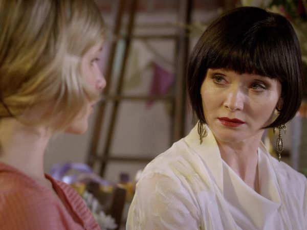 Los misteriosos asesinatos de Miss Fisher - La reina de las flores