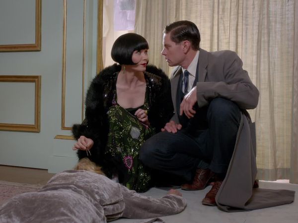Los misteriosos asesinatos de Miss Fisher - Asesinato à la mode