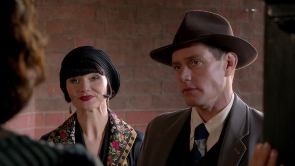Los misteriosos asesinatos de Miss Fisher - Marcado para el asesinato