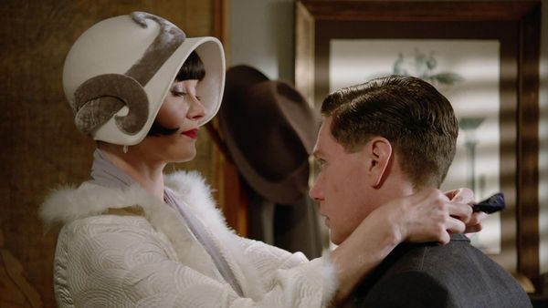 Los misteriosos asesinatos de Miss Fisher - Hábitos antinaturales