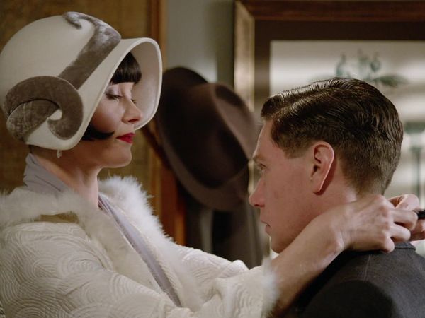 Los misteriosos asesinatos de Miss Fisher - Hábitos antinaturales