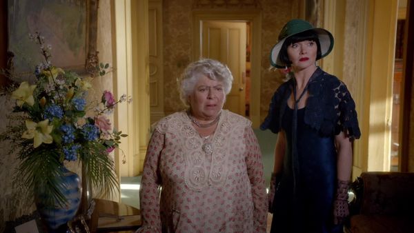 Los misteriosos asesinatos de Miss Fisher - Histeria mortal