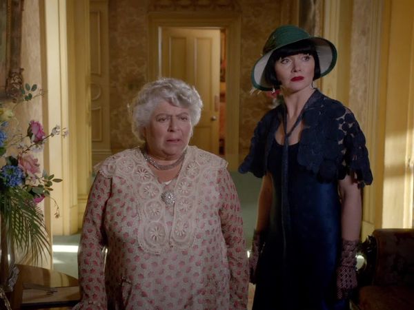 Los misteriosos asesinatos de Miss Fisher - Histeria mortal