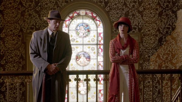 Los misteriosos asesinatos de Miss Fisher - Muerte en el Grand Hotel