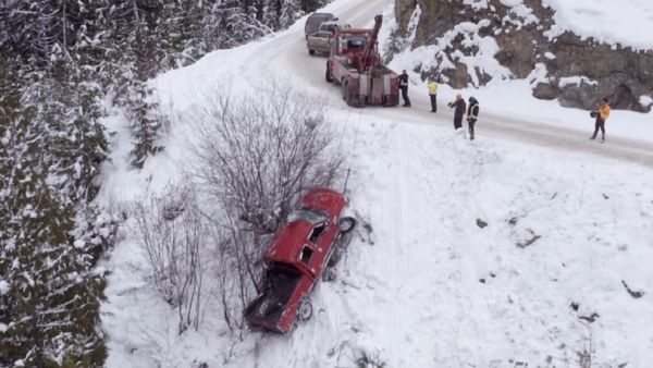 Heavy Rescue: 401 - Worlds Apart