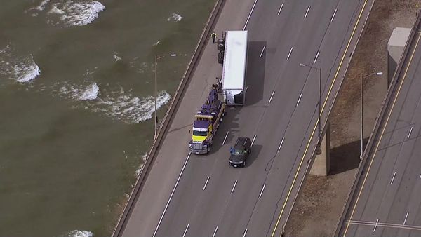 Heavy Rescue: 401 - Skyway Thru Hell
