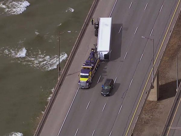 Heavy Rescue: 401 - Skyway Thru Hell