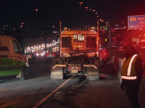 Heavy Rescue: 401 - Holy Mackerel, What a Mess