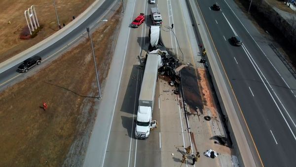 Heavy Rescue: 401 - Become One with the Truck