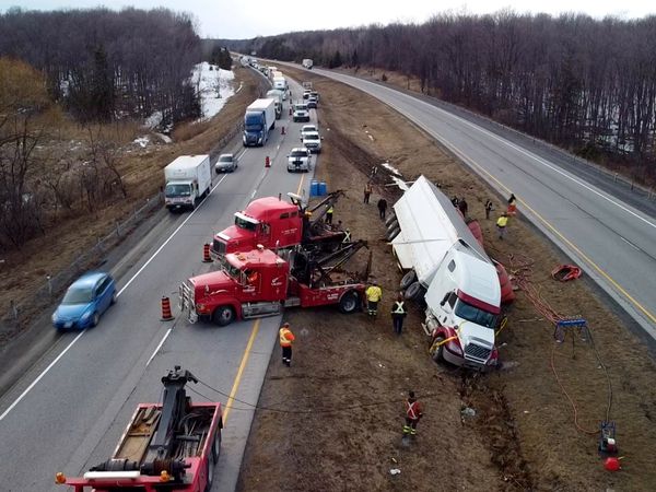 Heavy Rescue: 401 - We're in Trouble Here Now
